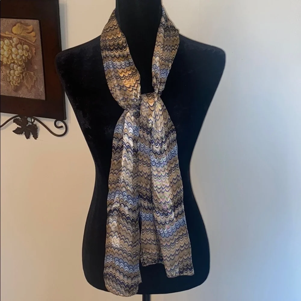 Multifunctional Scarf With Art Deco Wave‎ Pattern In Gold, Tan, Blue